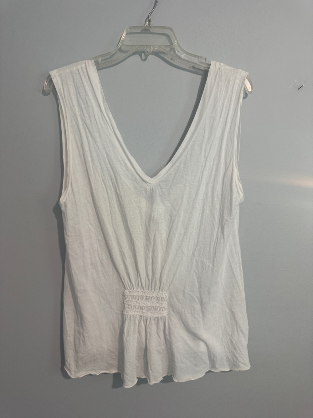 Murmur Women's White V-Neck Sleeveless Top- Large